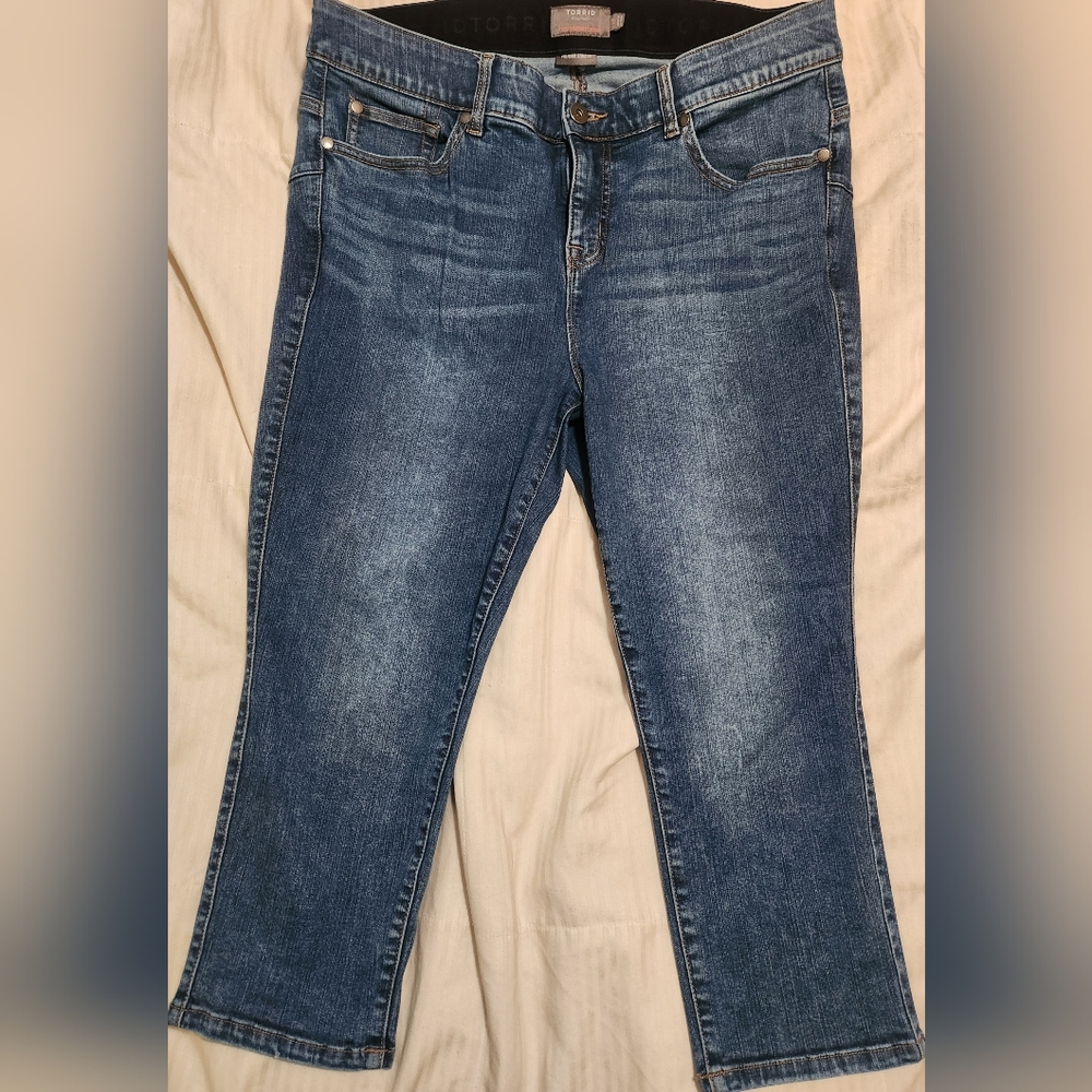 Torrid crop skinny bombshell skinny size 18